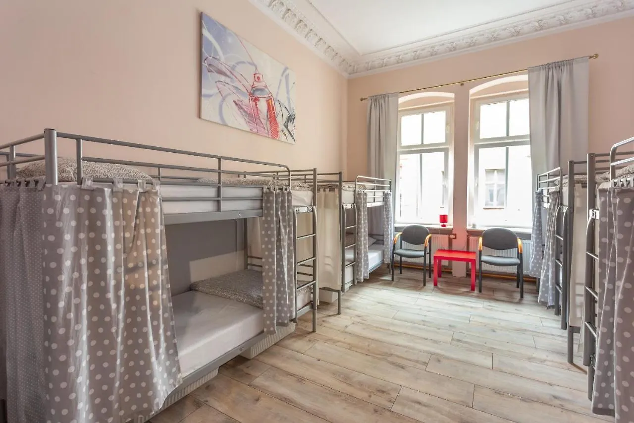 Babel Hostel, Dworzec Pkp, Rynek Breslavia 0*,  Polonia